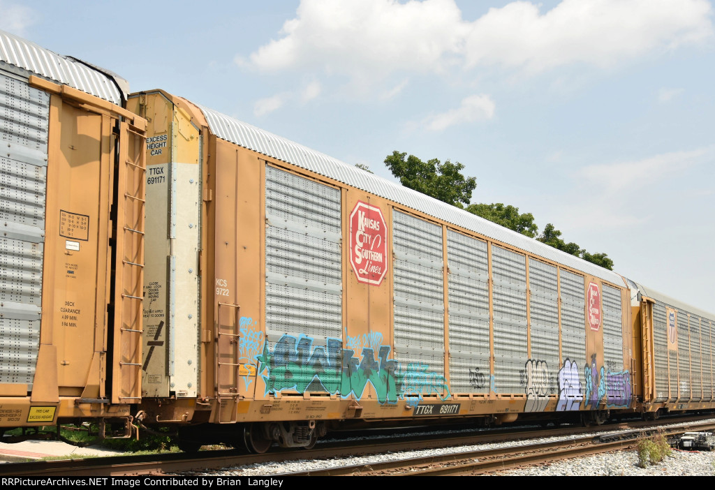 691171